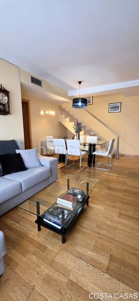 Foto 493f42eb-2606-4331-a65f-73a867e95e3a. Dúplex amb calefacció aparcament piscina a Can Bou Castelldefels