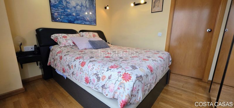 Foto 9bde647a-c9e3-42ab-b271-b1bc91862ee4. Dúplex amb calefacció aparcament piscina a Can Bou Castelldefels