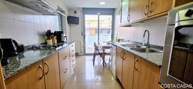 Foto b4adb3fd-89a8-4790-b009-a3e7d94cb42c. Dúplex amb calefacció aparcament piscina a Can Bou Castelldefels