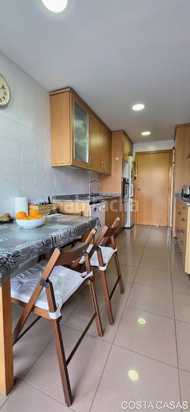 Foto bc5b2bc3-250a-4ebc-a074-ef03af1b868e. Dúplex amb calefacció aparcament piscina a Can Bou Castelldefels