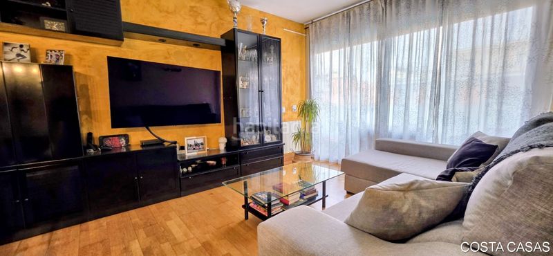 Foto bee331b5-a343-450d-8ccf-9100d77af39d. Dúplex amb calefacció aparcament piscina a Can Bou Castelldefels