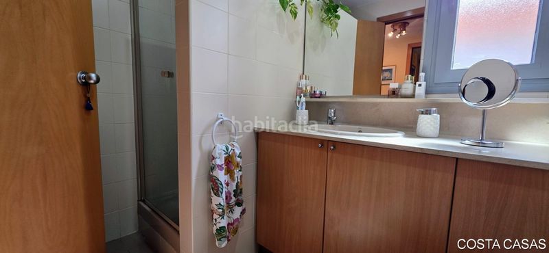 Foto f461423a-7940-4d43-881b-dda77345127c. Dúplex amb calefacció aparcament piscina a Can Bou Castelldefels