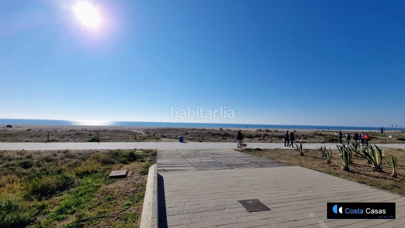 Foto 11f3ae1b-b89e-4536-8563-b44a8015d0df. Apartament amb calefacció piscina a Lluminetes Castelldefels