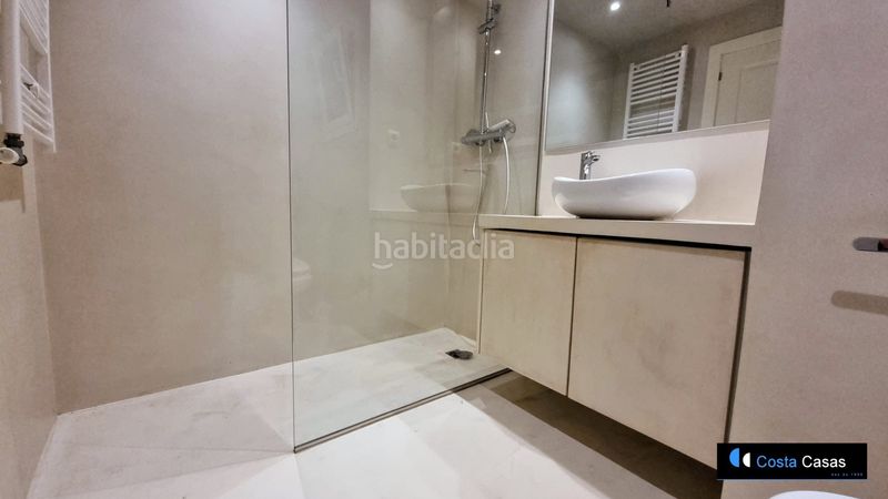 Foto 4e4e60c6-18e7-4bf9-8e2f-10e5476327f2. Apartament amb calefacció piscina a Lluminetes Castelldefels