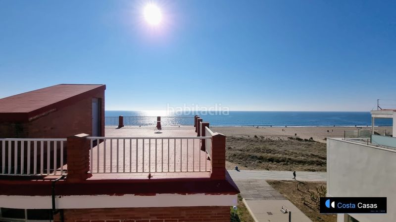 Foto 833d5538-bc66-42d8-9f80-18d404e9ef45. Apartament amb calefacció piscina a Lluminetes Castelldefels