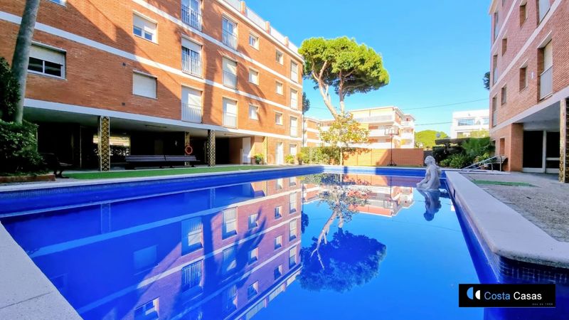 Foto ee7c401f-7f50-4e7f-aaef-830cc6eb5102. Apartament amb calefacció piscina a Lluminetes Castelldefels