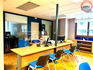 Miete Büro  Calle monasterio de tulebras. Oficina totalmente montada