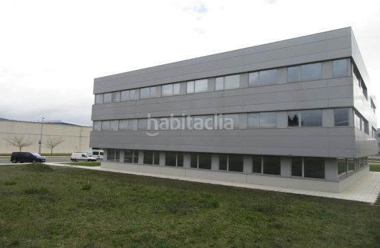 Foto 23ef3b9a-8567-4496-a294-d0a6c2381614. Miete büro mit heizung in Valle de Elorz / Elortzibar