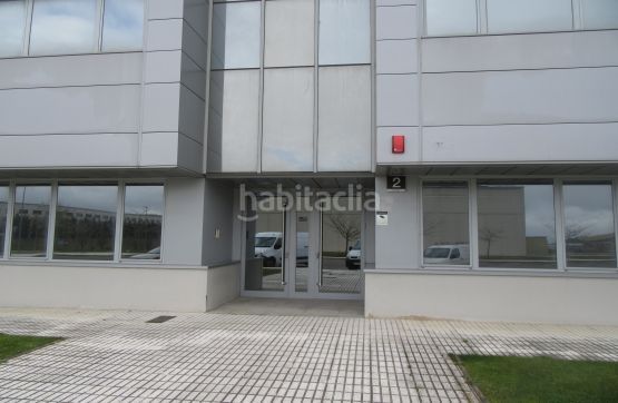 Foto d62ad505-6c2c-4cf6-a498-a32de369db07. Miete büro mit heizung in Valle de Elorz / Elortzibar