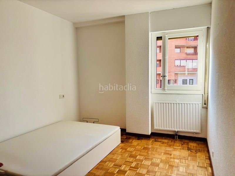 Foto d46d3d26-cc81-4238-a896-8e96770471a8. Piso en plaza plaza de teodoro rada amplio piso 3 hab en Tafalla