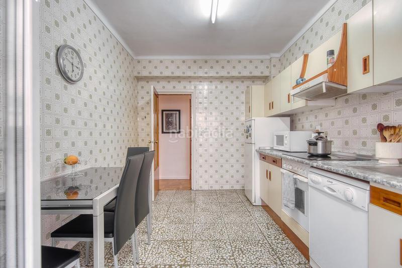 Foto 09c198ed-9ad6-4ae2-9323-36a4ca9c8fa7. Piso en calle calle de joaquín maya piso de 4 habitaciones y 2 baños en joaquin maya, 1 en Pamplona / Iruña