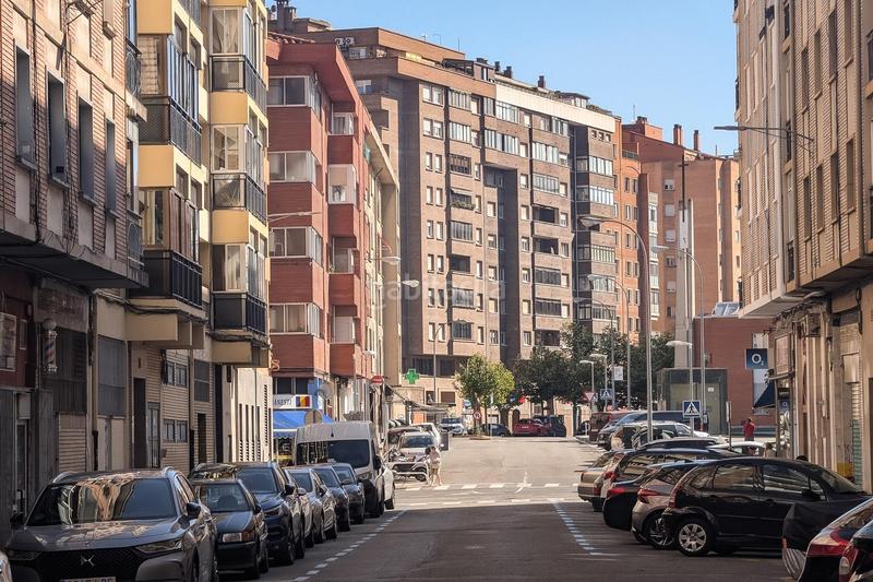 Foto 0fa562a3-c7dc-4a5d-bd48-e1e814aa5d2d. Piso en calle calle de joaquín maya piso de 4 habitaciones y 2 baños en joaquin maya, 1 en Pamplona / Iruña