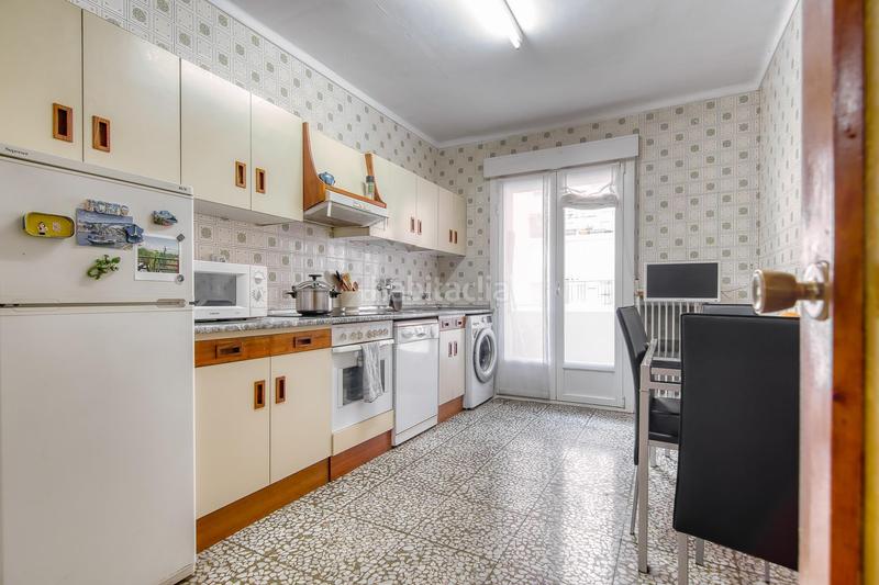 Foto c9a18818-634e-4569-901f-b668f69e19e4. Piso en calle calle de joaquín maya piso de 4 habitaciones y 2 baños en joaquin maya, 1 en Pamplona / Iruña