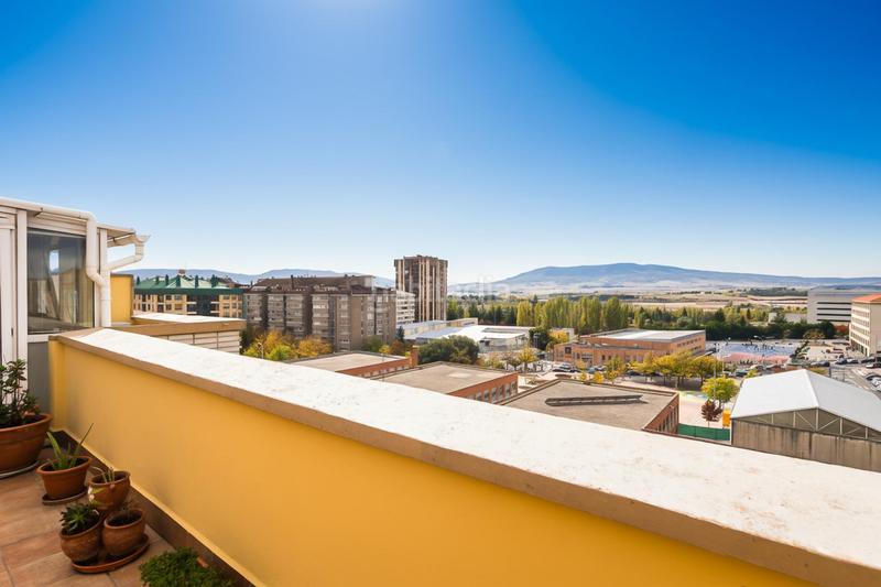 Foto f0f198a2-f414-4ad9-abb0-8007a88c0d8a. Àtic a calle calle de Iturrama a Iturrama Pamplona / Iruña