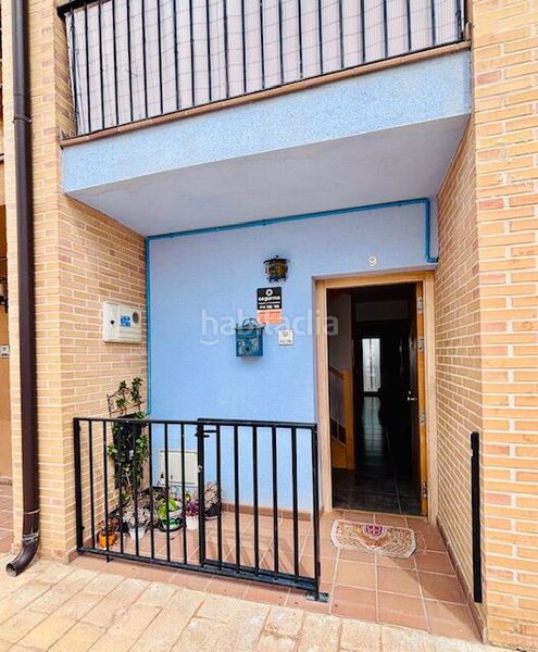 Foto 0da3b88b-fe39-4a59-9ff5-f97fd480ce7c. Maison jumelée avec chauffage parking dans San Adrián