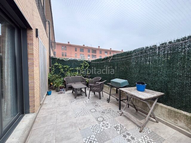 Foto b1e4957a-3818-4e8e-af8c-fe83d3c73f88. Maison jumelée avec chauffage parking dans San Adrián