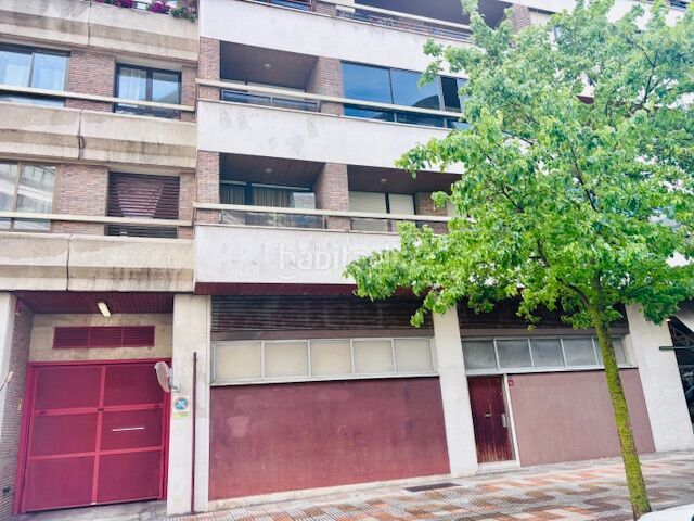 Foto 00b7def4-12b6-417a-91e9-a9f668d12198. Local comercial a San Juan Pamplona / Iruña