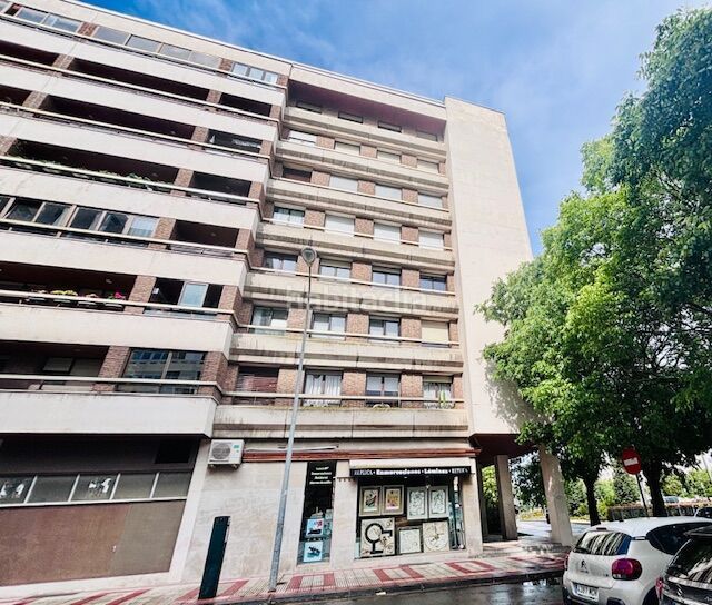 Foto a5dac057-1156-4b75-af62-1c5d43186e61. Local comercial a San Juan Pamplona / Iruña
