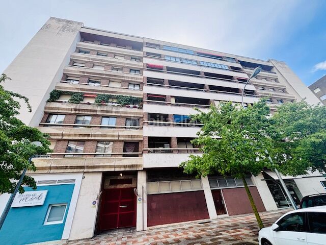 Foto fcfdfb07-21f3-4066-a647-80d8bf338b14. Local comercial a San Juan Pamplona / Iruña