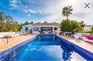 Chalet in Santa Ponça. En venta hermosa casa con piscina en santa ponsa