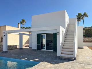 Chalet à Son Bou-Sant Jaume. Exclusiva villa recién acabado en son bou con vistas panorámicas