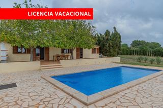 Masia a Manacor Centre. Finca rústica con licencia vacacional y piscina