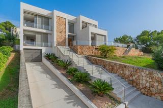 Xalet a Cala Vinyes. Moderna villa con piscina en cala vinyes