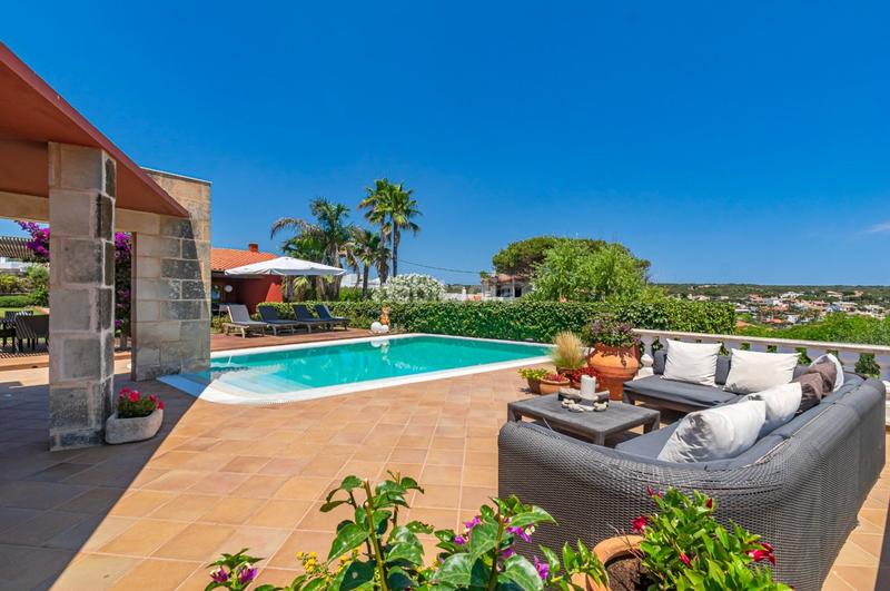 Foto c80d924c-40ff-459e-af37-c75ad581e43c. Chalet fantastica villa con vista al mar en punta prima en Sant Lluís