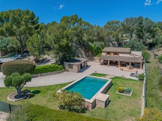 Masia a Calvià Poble. Finca con piscina en calvià