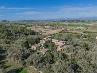 Masia a Sineu. Casa del siglo xiii con vistas a sineu