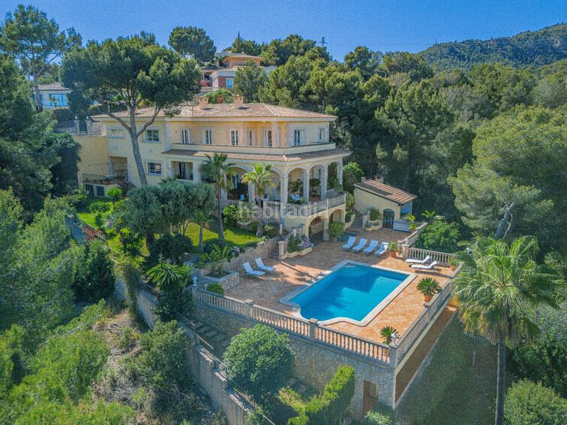 Foto 8b897c1e-17fc-4d5b-b5cc-5106b9d9179b. Chalet exclusivo chalet con vistas al mar en bendinat en Calvià