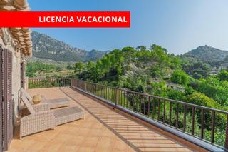 Casa a Bunyola. Casa mallorquina con licencia vacacional en orient