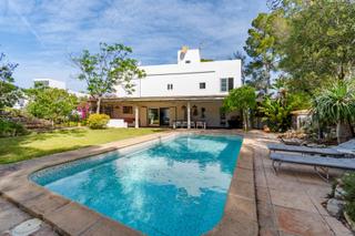Chalet in Santa Ponça. Exclusivo chalet con piscina muy cercano a dos preciosas calas e