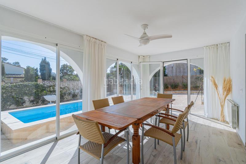 Foto 7e060a73-14c3-480a-b362-fef4f8dcadab. Chalet  con dos apartamentos en cala santanyi con jardín y piscina en Santanyí