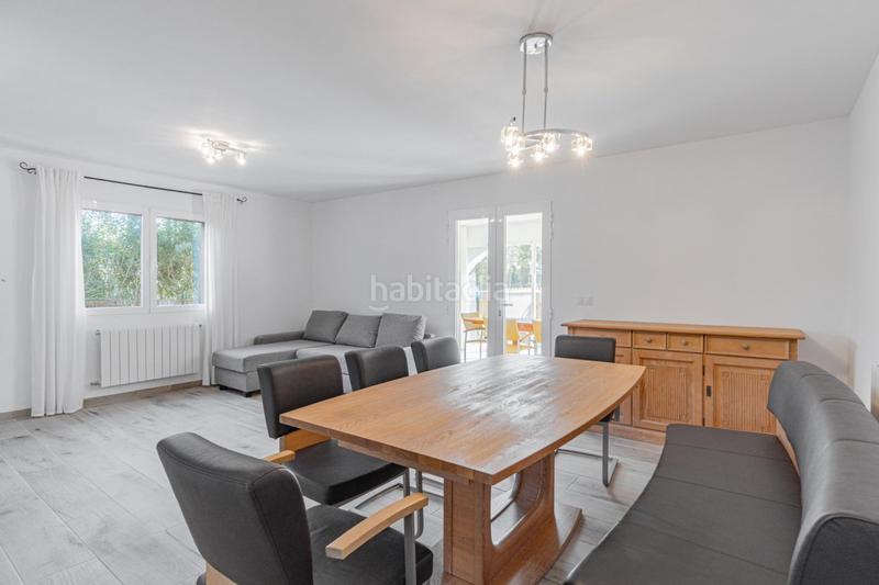 Foto aefc6ee8-5be9-45ac-9705-f60486925670. Chalet  con dos apartamentos en cala santanyi con jardín y piscina en Santanyí