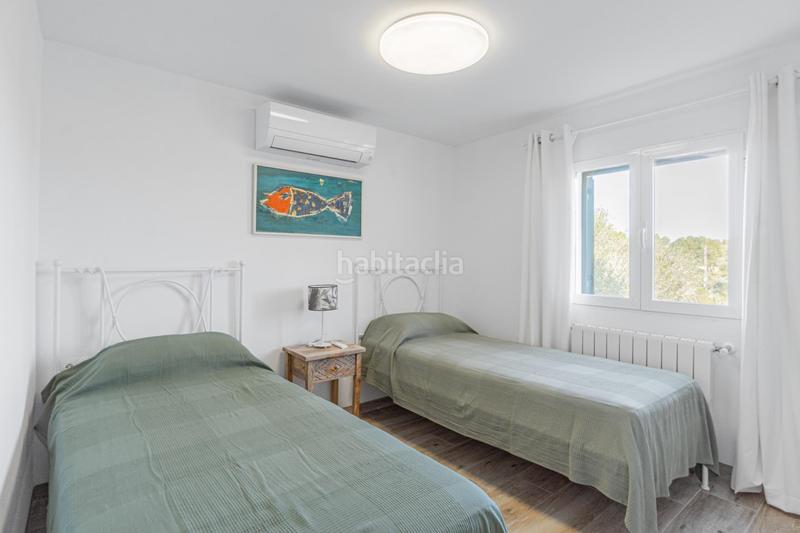 Foto be13ee77-c20f-4140-b1a6-cd9c697e7e96. Chalet  con dos apartamentos en cala santanyi con jardín y piscina en Santanyí