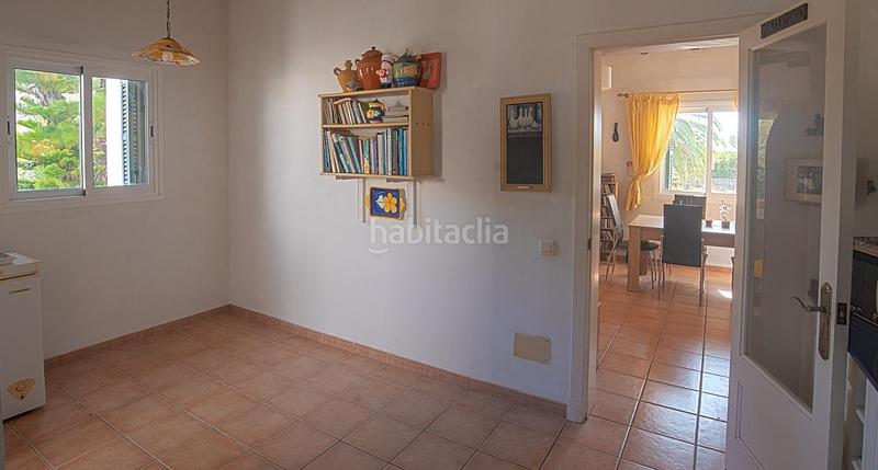 Foto e3b08a87-7f7f-45c7-900b-6a171b38bc3c. Casa villa 4 hab con piscina sobre una parcela amplia de 1027m en Sant Lluís