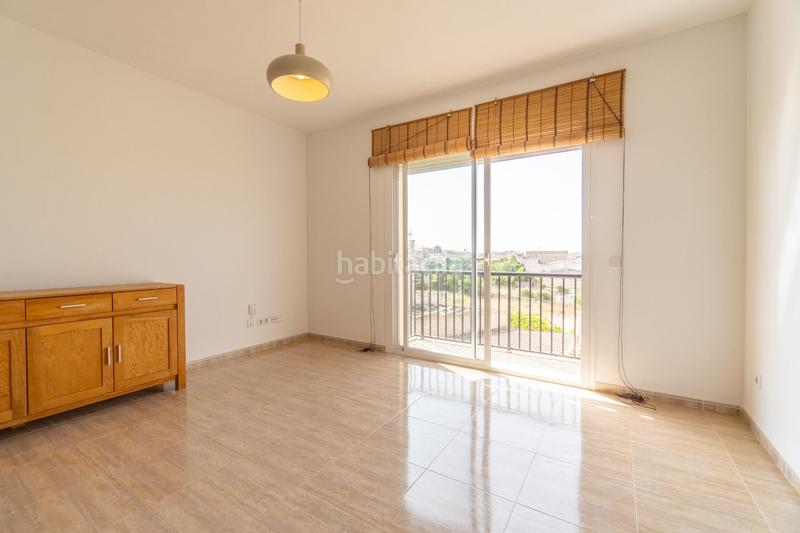 Foto 63b66e7e-3b69-4bd3-8ce8-549e9e85ad85. Piso  luminoso con vistas despejadas en el centro de santanyi en Santanyí