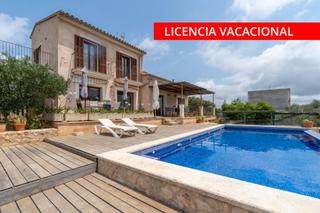 Xalet a Manacor Centre. Chalet con piscina, licencia vacacional y vistas en manacor