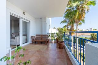 Flat in La Bonanova. Piso reformado con terraza y 3 plazas de parking en la bonanova