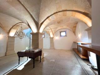Casa en Porreres. Casa tradicional reformada con ascensor privado y celler en el c