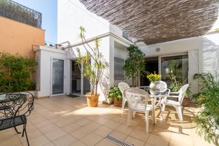 Casa adossada a La Bonanova. Chalet adosado en la bonanova