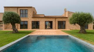 Masia a Santanyí Poble. Finca rústica a estrenar con piscina en santanyí
