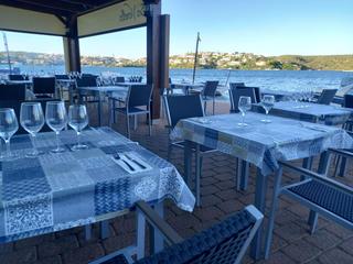 Local Comercial en Es Castell. Oportunidad  restaurante con vistas al puerto en venta en es cas