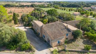 Mas à Sencelles. Finca rústica con piscina, almacenes y potencial de reforma en s