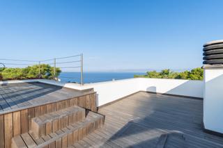 Casa aparellada a Badia Blava-Badia Gran-Tolleric. Chalet pareado con vistas panorámicas al mar en bahía blava