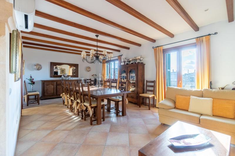 Foto b4e37fa6-f929-4a0a-84b6-6d239214fe79. Édifice dans Manacor centre Manacor