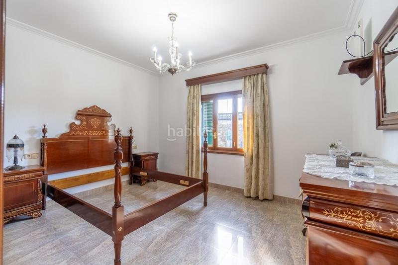 Foto f11247b7-ba1e-4b6c-9a5d-5f44db298e47. Édifice dans Manacor centre Manacor