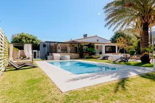 Masía en Ciutat d´Alcúdia. Finca rústica con piscina en alcudia