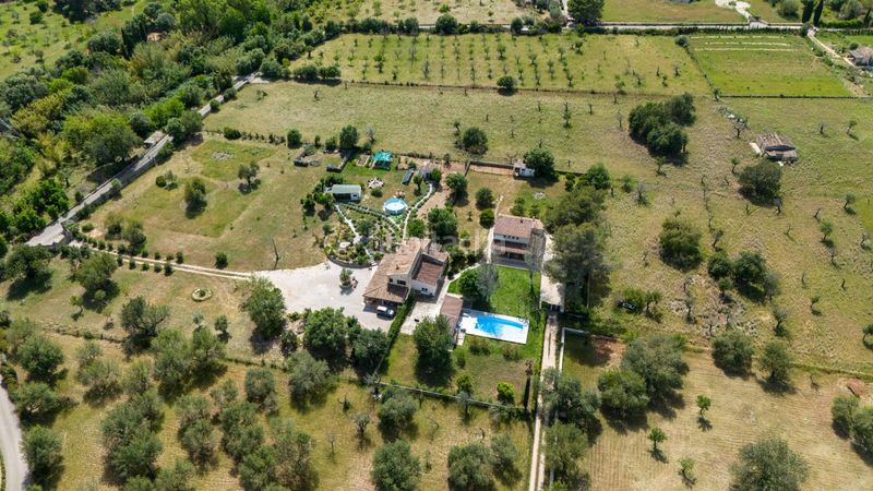 Foto e0b17b89-c866-45ff-9dc6-1c2b6a885dff. Masia a Navès